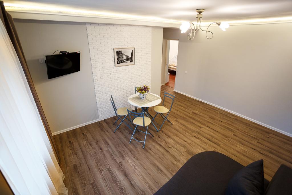 Chornovola Avenue Apartment Lviv Exterior photo