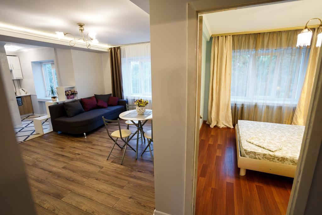 Chornovola Avenue Apartment Lviv Exterior photo